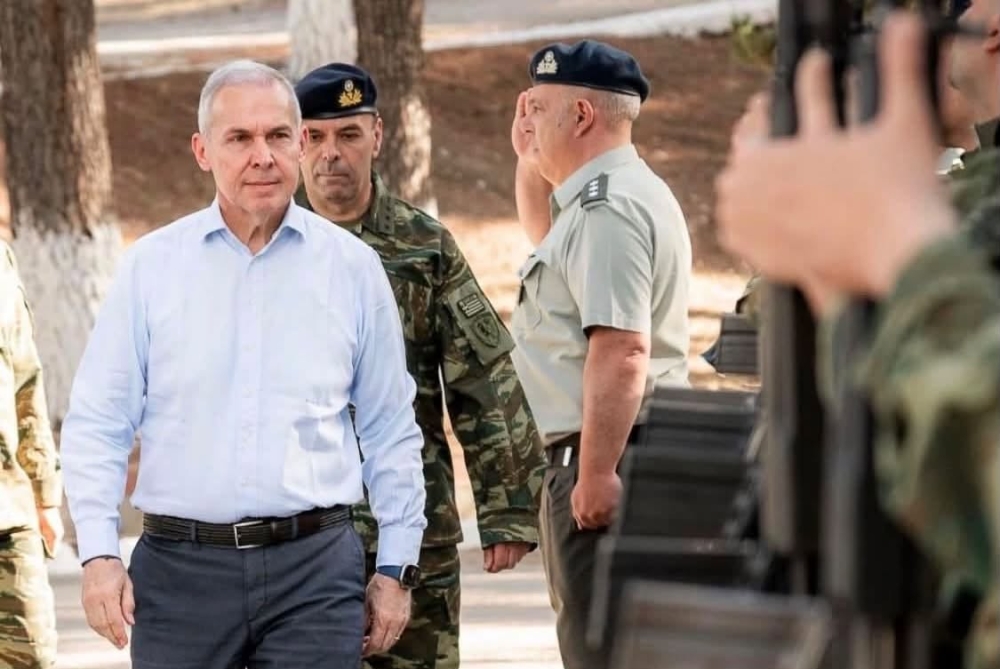 &Gamma;&iota;&alpha; &pi;&omicron;&iota;&omicron;&upsilon;&sigmaf; &chi;&tau;&upsilon;&pi;ά&epsilon;&iota; &tau;&eta;&nu; &kappa;&alpha;&mu;&pi;ά&nu;&alpha; &omicron; &Theta;&alpha;&nu;ά&sigma;&eta;&sigmaf;;