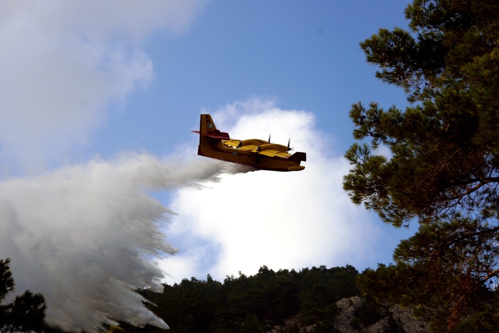 &Alpha;&kappa;&rho;&alpha;ί&omicron;&sigmaf; &kappa;ί&nu;&delta;&upsilon;&nu;&omicron;&sigmaf; &phi;&omega;&tau;&iota;ά&sigmaf; &alpha;ύ&rho;&iota;&omicron; &sigma;&tau;&eta; &nu;&omicron;&tau;&iota;&omicron;&alpha;&nu;&alpha;&tau;&omicron;&lambda;&iota;&kappa;ή &Lambda;&alpha;&kappa;&omega;&nu;ί&alpha;