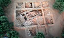 &Sigma;&tau;&omicron;&nu; &laquo;&pi;ά&gamma;&omicron;&raquo; &eta; &alpha;&nu;&alpha;&sigma;&kappa;&alpha;&phi;ή &sigma;&tau;&omicron;&nu; Ά&gamma;. &Beta;&alpha;&sigma;ί&lambda;&epsilon;&iota;&omicron; &Xi;&eta;&rho;&omicron;&kappa;&alpha;&mu;&pi;ί&omicron;&upsilon;