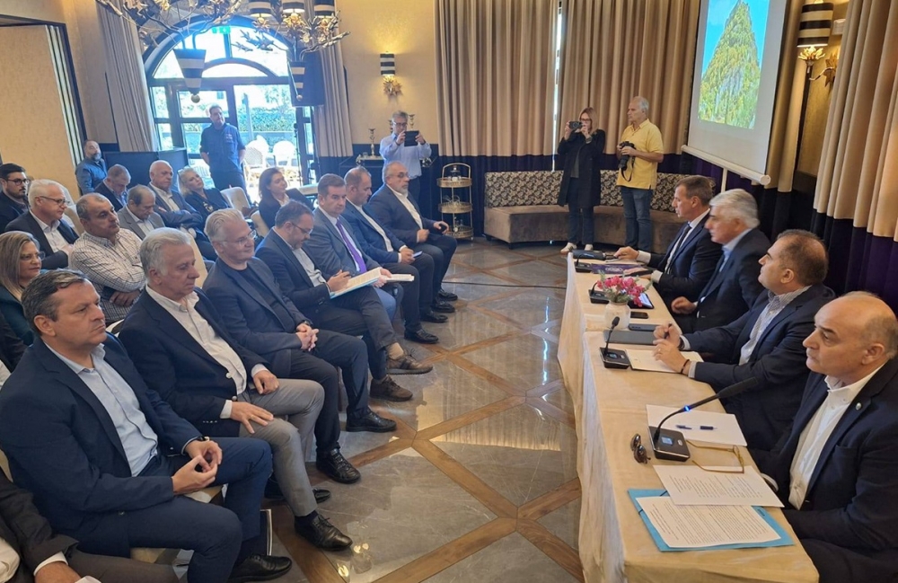 &Sigma;&tau;&rho;&iota;&mu;&omega;&gamma;&mu;έ&nu;&omicron;&iota; &omicron;&iota; &delta;ή&mu;&omicron;&iota; &tau;&eta;&sigmaf; &Pi;&epsilon;&lambda;&omicron;&pi;&omicron;&nu;&nu;ή&sigma;&omicron;&upsilon; &gamma;&upsilon;&rho;&epsilon;ύ&omicron;&upsilon;&nu; &kappa;&epsilon;&nu;&tau;&rho;&iota;&kappa;ό &laquo;&omicron;&xi;&upsilon;&gamma;ό&nu;&omicron;&raquo;