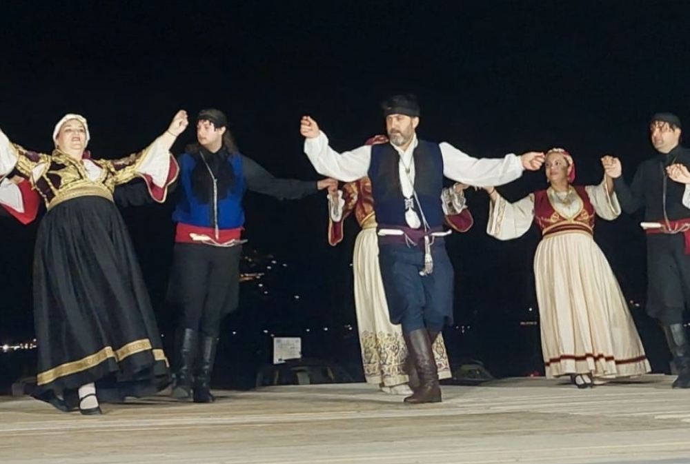 &laquo;4&omicron; &Chi;&omicron;&rho;&epsilon;&upsilon;&tau;&iota;&kappa;ό &Alpha;&nu;&tau;ά&mu;&omega;&mu;&alpha;&raquo; &tau;&eta;&nu; &Pi;&alpha;&rho;&alpha;&sigma;&kappa;&epsilon;&upsilon;ή &sigma;&tau;&eta;&nu; &Pi;&lambda;ύ&tau;&rho;&alpha;