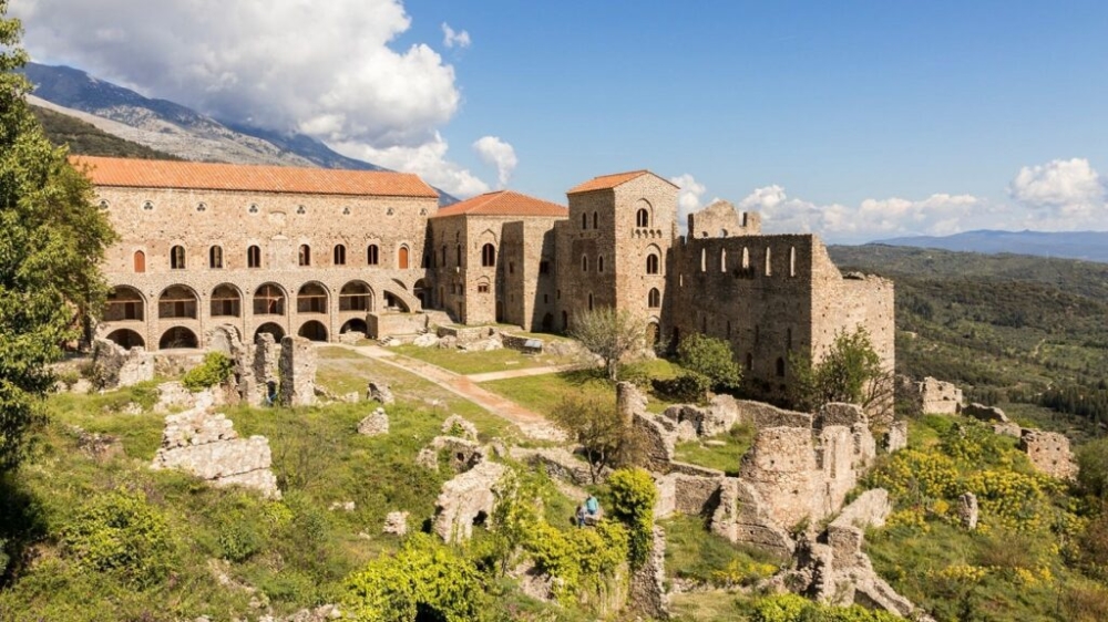 &Pi;&lambda;&eta;&sigma;&iota;ά&zeta;&epsilon;&iota; &eta; &mu;&epsilon;&gamma;ά&lambda;&eta; ώ&rho;&alpha; &tau;&omicron;&upsilon; &beta;&upsilon;&zeta;&alpha;&nu;&tau;&iota;&nu;&omicron;ύ &Mu;&upsilon;&sigma;&tau;&rho;ά