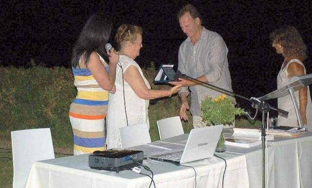  Jacqueline Christien:&Eta; &zeta;&omega;ή &kappa;&alpha;&iota; &tau;&omicron; έ&rho;&gamma;&omicron; &tau;&eta;&sigmaf; &Gamma;&alpha;&lambda;&lambda;ί&delta;&alpha;&sigmaf; &iota;&sigma;&tau;&omicron;&rho;&iota;&kappa;&omicron;ύ &sigma;&tau;&omicron; &Delta;. &Mu;&omicron;&nu;&epsilon;&mu;&beta;&alpha;&sigma;ί&alpha;&sigmaf;