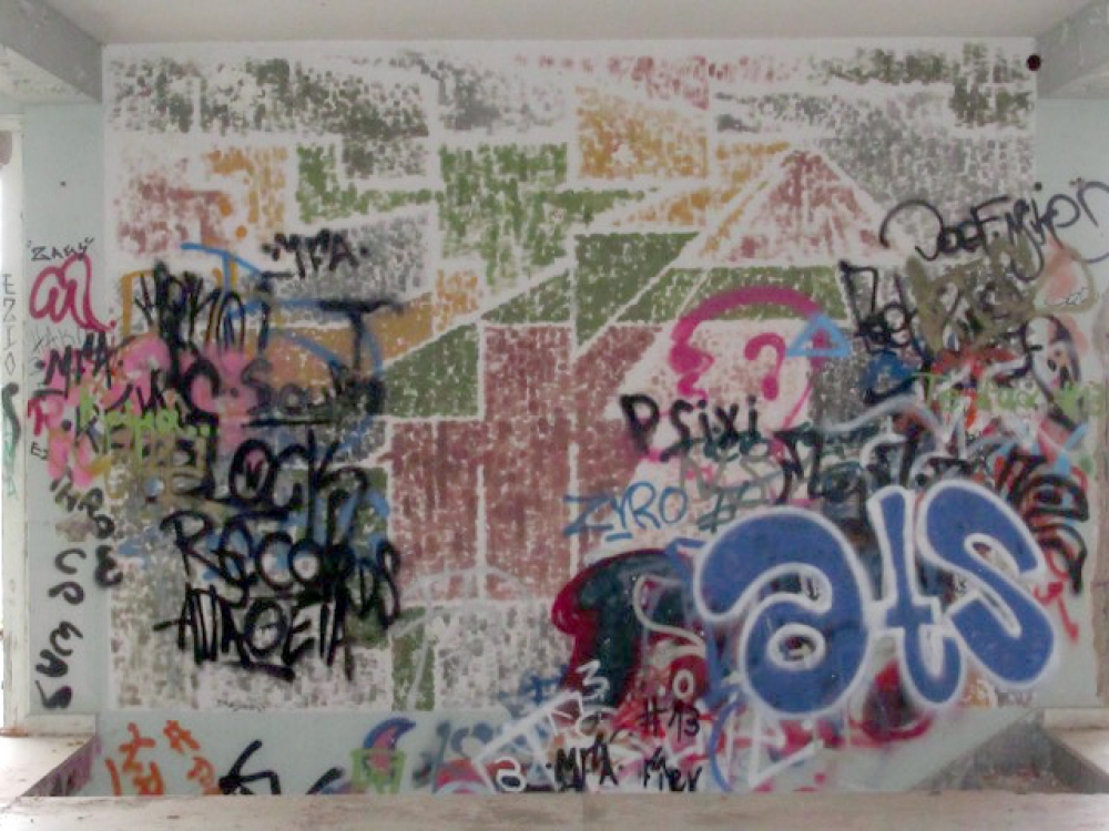 &laquo;&Omicron;&upsilon;̓&chi; ὕ&beta;&rho;&iota;&sigmaf; &tau;&alpha;́&delta;&epsilon;;&raquo;