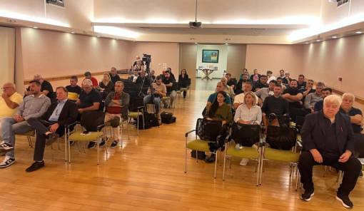 &laquo;&Kappa;&lambda;ή&rho;&omega;&sigma;&epsilon;&raquo; &gamma;&iota;&alpha; &tau;&alpha; &tau;&omicron;&pi;&iota;&kappa;ά &pi;&rho;&omega;&tau;&alpha;&theta;&lambda;ή&mu;&alpha;&tau;&alpha; &pi;&omicron;&delta;&omicron;&sigma;&phi;&alpha;ί&rho;&omicron;&upsilon;