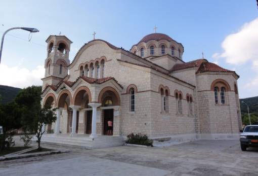 Με κατάνυξη η Μεγάλη Εβδομάδα στον Ι.Ν. Αγίου Ανδρέα Καρυών