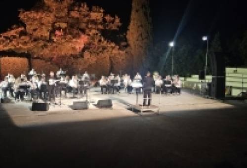 Ελληνικός κινηματογράφος και Σαββόπουλος σε μαγική συνάντηση στη σκηνή του Σαϊνοπουλείου