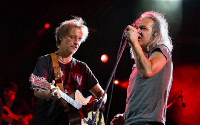 &Theta;&eta;&beta;&alpha;ί&omicron;&sigmaf; &kappa;&alpha;&iota; &Pi;&alpha;&sigma;&chi;&alpha;&lambda;ί&delta;&eta;&sigmaf; &sigma;&epsilon; &Lambda;&epsilon;&omega;&nu;ί&delta;&iota;&omicron; &kappa;&alpha;&iota; &Nu;&epsilon;ά&pi;&omicron;&lambda;&eta;