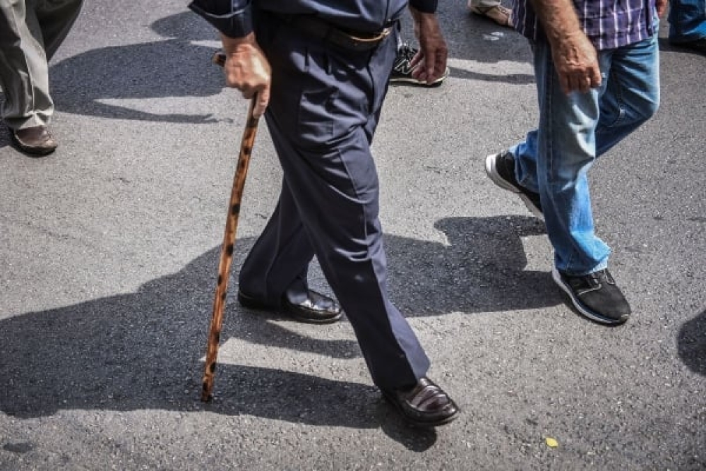 &Pi;&omega;&sigmaf; &tau;&omicron; &delta;&eta;&mu;&omicron;&gamma;&rho;&alpha;&phi;&iota;&kappa;ό &theta;&alpha; &epsilon;&pi;&eta;&rho;&epsilon;ά&sigma;&epsilon;&iota; &tau;&iota;&sigmaf; &sigma;&upsilon;&nu;&tau;ά&xi;&epsilon;&iota;&sigmaf;