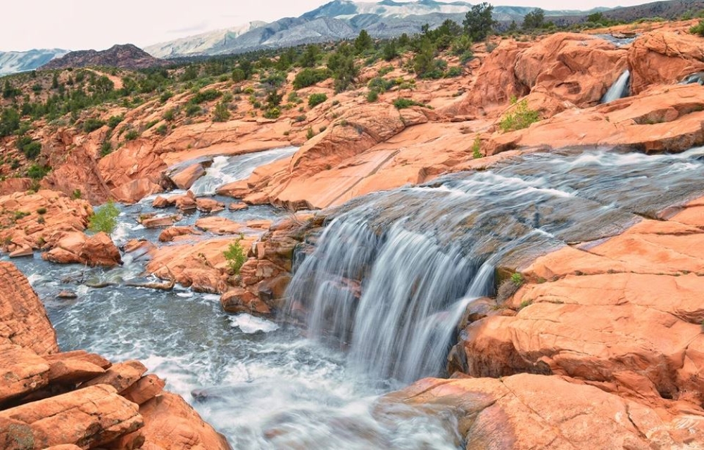 &Omicron; &laquo;&mu;&upsilon;&theta;&iota;&kappa;ό&sigmaf;&raquo; &kappa;&alpha;&tau;&alpha;&rho;&rho;ά&kappa;&tau;&eta;&sigmaf; &pi;&omicron;&upsilon; &epsilon;&mu;&phi;&alpha;&nu;ί&zeta;&epsilon;&tau;&alpha;&iota; &sigma;&pi;ά&nu;&iota;&alpha;