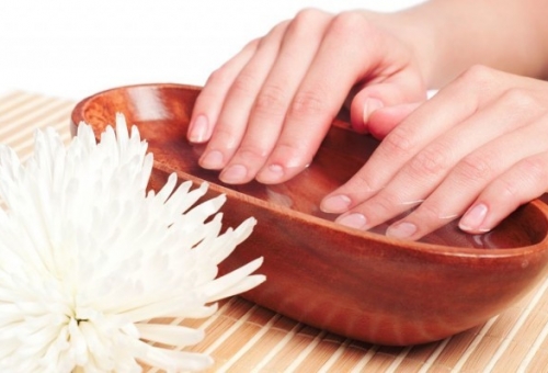 Κάντε παρελθόν τα ταλαιπωρημένα και κίτρινα νύχια