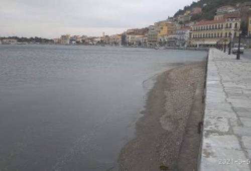 Η «άμπωτη» έκανε την εμφάνισή της και στο Γύθειο