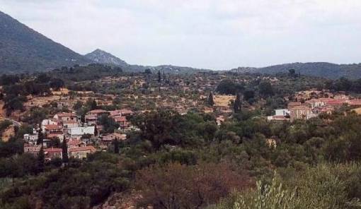 &Mu;&upsilon;&rho;&sigma;ί&nu;&eta;, &laquo;&epsilon;&sigma;ύ &delta;&omicron;&xi;&alpha;&sigma;&tau;&iota;&kappa;ή&raquo; &kappa;&alpha;&iota; &tau;&omicron;&upsilon;&rho;&iota;&sigma;&tau;&iota;&kappa;ά &alpha;&nu;&alpha;&gamma;&epsilon;&nu;&nu;&eta;&mu;έ&nu;&eta;