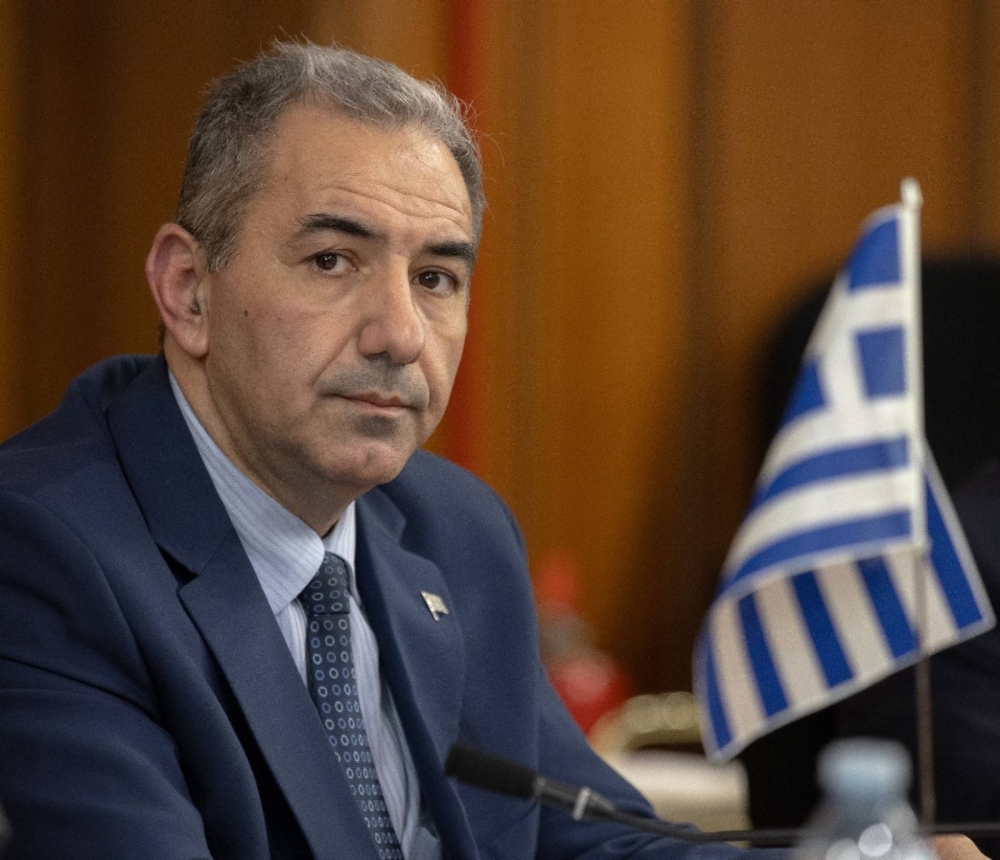 &laquo;&Mu;&epsilon;&tau;&alpha;&rho;&rho;&upsilon;&theta;&mu;ί&sigma;&epsilon;&iota;&sigmaf;&raquo; &pi;&omicron;&upsilon; &upsilon;&pi;&omicron;&nu;&omicron;&mu;&epsilon;ύ&omicron;&upsilon;&nu; &tau;&eta; &sigma;&upsilon;&nu;&omicron;&chi;ή &tau;&omega;&nu; &Epsilon;&nu;ό&pi;&lambda;&omega;&nu; &Delta;&upsilon;&nu;ά&mu;&epsilon;&omega;&nu; &kappa;&alpha;&iota; &tau;&eta;&nu; &Epsilon;&theta;&nu;&iota;&kappa;ή Ά&mu;&upsilon;&nu;&alpha;