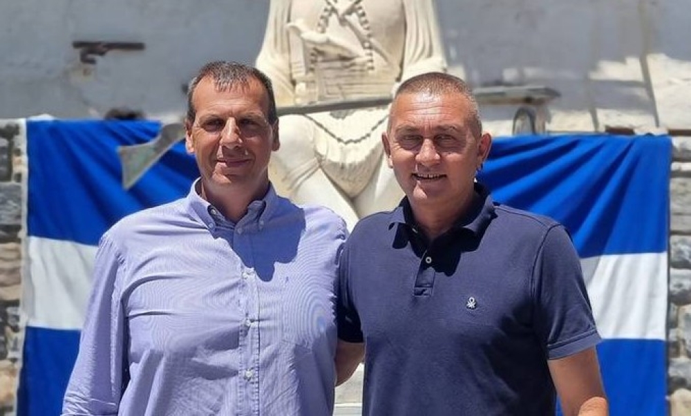 &Alpha;&pi;ό &tau;&omicron; ό&lambda;&omicron;&iota; &laquo;&Mu;&alpha;&zeta;ί&raquo;&hellip; &sigma;&tau;&omicron; &chi;ώ&rho;&iota;&alpha;: &Alpha;&nu;&epsilon;&xi;&alpha;&rho;&tau;&eta;&tau;&omicron;&pi;&omicron;&iota;ή&theta;&eta;&kappa;&epsilon; &alpha;&pi;ό &tau;&eta; &delta;&eta;&mu;&alpha;&rho;&chi;&iota;&alpha;&kappa;ή &pi;&alpha;&rho;ά&tau;&alpha;&xi;&eta; &omicron; &Pi;. &Kappa;&omicron;&upsilon;&rho;&tau;&sigma;&omicron;ύ&nu;&eta;&sigmaf;