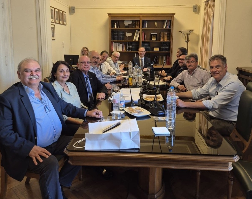 &Sigma;&tau;&omicron; &Delta;&Sigma; &tau;&omicron;&upsilon; &Pi;&alpha;&nu;&epsilon;&lambda;&lambda;&eta;&nu;ί&omicron;&upsilon; &Iota;&alpha;&tau;&rho;&iota;&kappa;&omicron;ύ &Sigma;&upsilon;&lambda;&lambda;ό&gamma;&omicron;&upsilon; &omicron; &Lambda;ά&kappa;&omega;&nu;&alpha;&sigmaf; &omicron;&rho;&theta;&omicron;&pi;&alpha;&iota;&delta;&iota;&kappa;ό&sigmaf; &Kappa;. &Mu;&alpha;&sigma;&gamma;&alpha;&nu;ά&sigmaf;