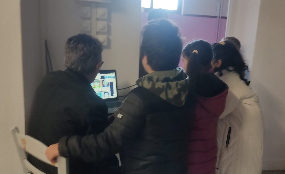 &Sigma;&epsilon; &Delta;ί&kappa;&tau;&upsilon;&omicron; &omicron;&lambda;&iota;&gamma;&omicron;&theta;έ&sigma;&epsilon;&omega;&nu;-&mu;&omicron;&nu;&omicron;&theta;έ&sigma;&iota;&omega;&nu; &delta;&eta;&mu;&omicron;&tau;&iota;&kappa;ώ&nu; &tau;&omicron; &Sigma;&chi;&omicron;&lambda;&epsilon;ί&omicron; &Lambda;&omicron;&gamma;&kappa;&alpha;&nu;ί&kappa;&omicron;&upsilon;