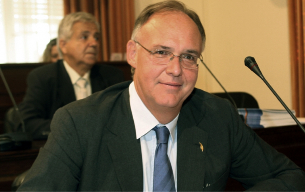 &Pi;. &Delta;&omicron;ύ&kappa;&alpha;&sigmaf;: &laquo; Έ&chi;&omicron;&upsilon;&mu;&epsilon; &delta;&rho;ό&mu;&omicron; &alpha;&kappa;ό&mu;&alpha; &mu;έ&chi;&rho;&iota; &nu;&alpha; &epsilon;&xi;&alpha;&lambda;&epsilon;&iota;&phi;&theta;&omicron;ύ&nu; &omicron;&iota; &delta;&iota;&alpha;&kappa;&rho;ί&sigma;&epsilon;&iota;&sigmaf; &alpha;&pi;έ&nu;&alpha;&nu;&tau;&iota; &sigma;&tau;&iota;&sigmaf; &gamma;&upsilon;&nu;&alpha;ί&kappa;&epsilon;&sigmaf;&raquo;