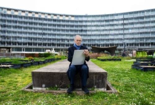 Με τον Ταΰγετο και μια παλέτα στις αποσκευές, ο Πήτερ Κατσίχτης κατακτά το Παρίσι