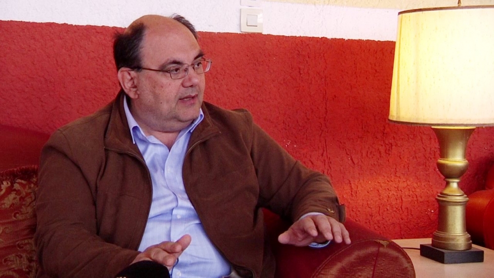 &Kappa;&alpha;&zeta;ά&kappa;&eta;&sigmaf;: &laquo;&Omicron;&delta;&epsilon;ύ&omicron;&upsilon;&mu;&epsilon; &pi;&rho;&omicron;&sigmaf; 4&omicron; &mu;&nu;&eta;&mu;ό&nu;&iota;&omicron;, &kappa;ί&nu;&delta;&upsilon;&nu;&omicron;&sigmaf; &gamma;&iota;&alpha; &epsilon;&theta;&nu;&iota;&kappa;ό &alpha;&kappa;&rho;&omega;&tau;&eta;&rho;&iota;&alpha;&sigma;&mu;ό&raquo;