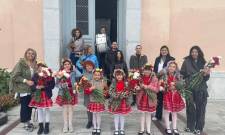 &Eta; Ά&nu;&omicron;&iota;&xi;&eta; ά&nu;&theta;&iota;&sigma;&epsilon; &sigma;&tau;&eta; &Mu;ά&nu;&eta;: &Pi;&omicron;&lambda;ύ&chi;&rho;&omega;&mu;&eta; &laquo;&Gamma;&iota;&omicron;&rho;&tau;ή &Lambda;&omicron;&upsilon;&lambda;&omicron;&upsilon;&delta;&iota;ώ&nu;&raquo; &sigma;&epsilon; &Gamma;ύ&theta;&epsilon;&iota;&omicron; &kappa;&alpha;&iota; &Alpha;&rho;&epsilon;ό&pi;&omicron;&lambda;&eta;