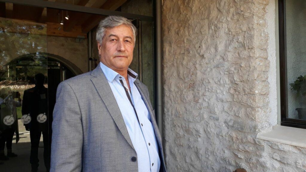 &Beta;. &Beta;&alpha;&lambda;&iota;ώ&tau;&eta;&sigmaf;: &laquo;&Alpha;&nu;&omicron;ί&xi;&tau;&epsilon; &tau;&alpha; &phi;&tau;&epsilon;&rho;ά &sigma;&alpha;&sigmaf; &gamma;&iota;&alpha; &nu;&alpha; &kappa;&alpha;&tau;&alpha;&kappa;&tau;ή&sigma;&epsilon;&tau;&epsilon; &tau;&eta; &gamma;&nu;ώ&sigma;&eta;&raquo;