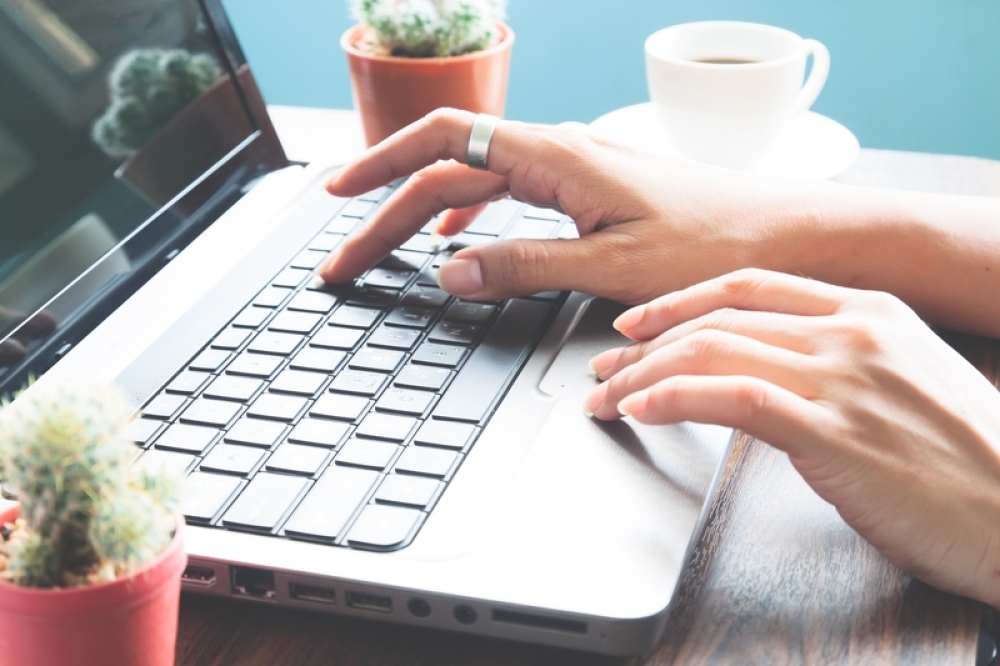 Voucher έ&omega;&sigmaf; 800 &epsilon;&upsilon;&rho;ώ &gamma;&iota;&alpha; &gamma;&omicron;&nu;&epsilon;ί&sigmaf;: &Theta;&alpha; &delta;ί&delta;&epsilon;&tau;&alpha;&iota; &kappa;ά&theta;&epsilon; &mu;ή&nu;&alpha;