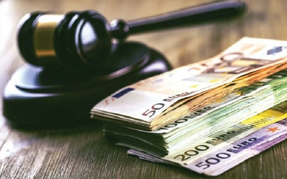 &Sigma;&tau;&omicron; F4 &tau;&omega;&nu; &kappa;ό&kappa;&kappa;&iota;&nu;&omega;&nu; &delta;&alpha;&nu;&epsilon;ί&omega;&nu; &eta; &Pi;&epsilon;&lambda;&omicron;&pi;ό&nu;&nu;&eta;&sigma;&omicron;&sigmaf;