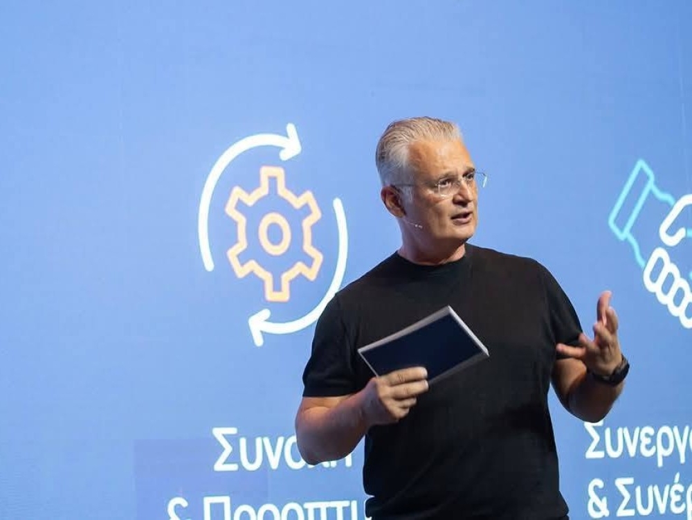 &Pi;. &Tau;&alpha;&tau;&omicron;ύ&lambda;&eta;&sigmaf;: &laquo;&Gamma;&epsilon;&nu;ί&tau;&sigma;&alpha;&rho;&omicron;&sigmaf;&raquo; &omicron; &Delta;. &Pi;&tau;&omega;&chi;ό&sigmaf;
