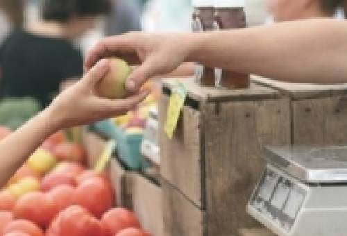 Αλλαγές σε λαϊκές αγορές και επιχειρηματικότητα με νέο νομοσχέδιο