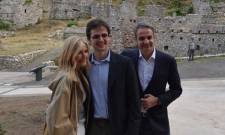 &Omicron;&iota;&kappa;&omicron;&gamma;&epsilon;&nu;&epsilon;&iota;&alpha;&kappa;ώ&sigmaf; &sigma;&tau;&omicron;&nu; &Mu;&upsilon;&sigma;&tau;&rho;ά &omicron; &pi;&rho;&omega;&theta;&upsilon;&pi;&omicron;&upsilon;&rho;&gamma;ό&sigmaf; &gamma;&iota;&alpha; &tau;&alpha; &alpha;&pi;&omicron;&kappa;&alpha;&lambda;&upsilon;&pi;&tau;ή&rho;&iota;&alpha; &tau;&omega;&nu; &Pi;&alpha;&lambda;&alpha;&tau;&iota;ώ&nu;