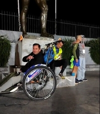 Θέληση, αδελφική συνεργασία, μεγαλείο ψυχής από κρητικό δίδυμο στον Φειδιππίδειο Δρόμο