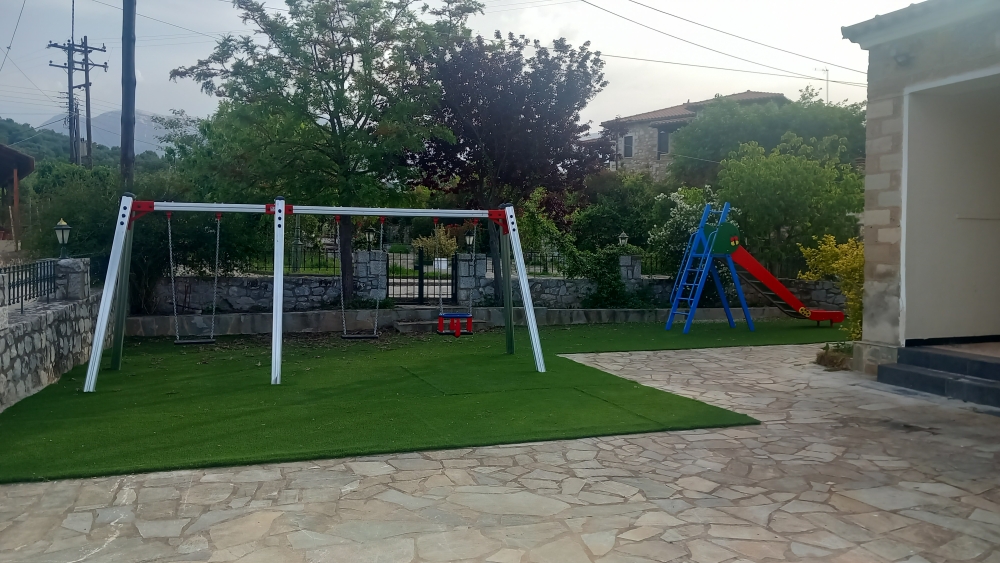 &Nu;έ&alpha; &pi;&alpha;&iota;&delta;&iota;&kappa;ή &chi;&alpha;&rho;ά &sigma;&tau;&omicron;&nu; &Kappa;&alpha;&rho;&alpha;&beta;ά