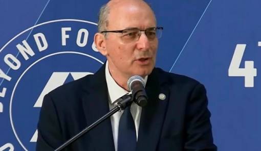 &Epsilon;&kappa;&pi;&rho;ό&sigma;&omega;&pi;&omicron;&sigmaf; &tau;&eta;&sigmaf; &Epsilon;&Pi;&Omicron; &omicron; &Pi;. &Kappa;&alpha;&rho;&rho;ά&sigmaf; &sigma;&tau;&omicron; &laquo;Beyond Football Conference&raquo;
