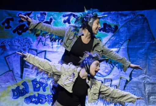 «Κόντρα στον Άνεμο»: Θεατρική περιπέτεια της ομάδας Hippo στη Σκηνή Σπάρτης