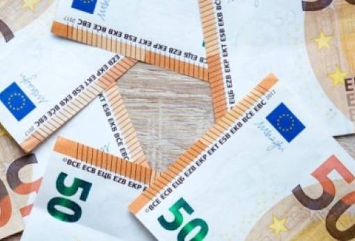 Κοντά στα 200 εκατ. ευρώ η στήριξη για ενοίκιο και νέους γονείς στις αρχές του 2025