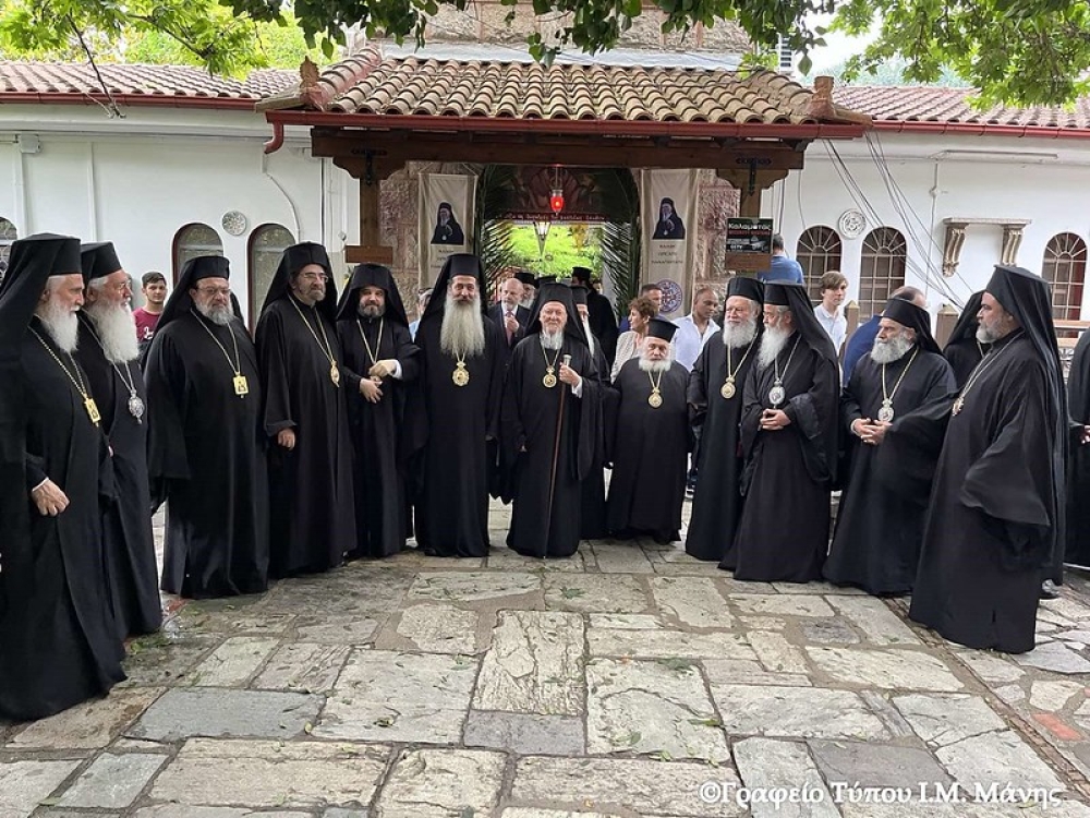 &Sigma;&tau;&eta; &Phi;&theta;&iota;ώ&tau;&iota;&delta;&alpha; &gamma;&iota;&alpha; &tau;&omicron;&nu; &Omicron;&iota;&kappa;&omicron;&upsilon;&mu;&epsilon;&nu;&iota;&kappa;ό &Pi;&alpha;&tau;&rho;&iota;ά&rho;&chi;&eta; &omicron; &Mu;&eta;&tau;&rho;&omicron;&pi;&omicron;&lambda;ί&tau;&eta;&sigmaf; &Mu;ά&nu;&eta;&sigmaf;