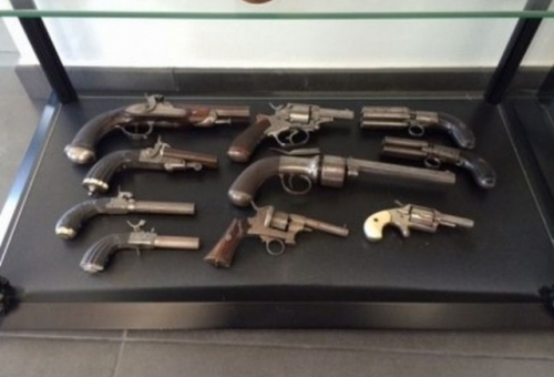 Παρατείνεται η ισχύς των αδειών για συλλεκτικά όπλα  