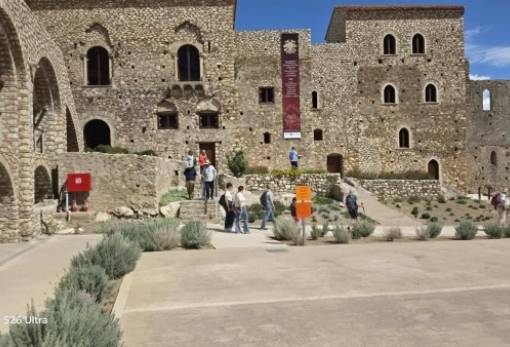 Η Εφορεία Αρχαιοτήτων Λακωνίας «ξεκλείδωσε» ιστορίες στον Μυστρά και έδωσε φωνή στο Αρχαίο Θέατρο Γυθείου