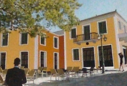 Ανακατασκευάζεται το Λαογραφικό Κέντρο Καρυών