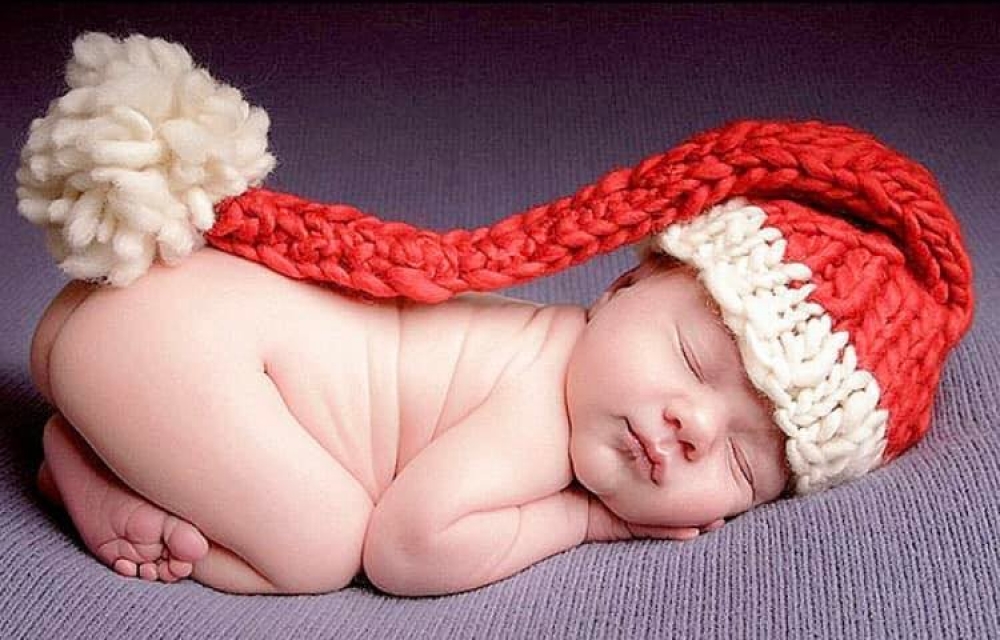 &Eta; &pi;&epsilon;&rho;ί&omicron;&delta;&omicron;&sigmaf; &tau;&omega;&nu; &epsilon;&omicron;&rho;&tau;ώ&nu; &alpha;&upsilon;&xi;ά&nu;&epsilon;&iota; &tau;&eta; &lambda;ί&mu;&pi;&tau;&iota;&nu;&tau;&omicron;;