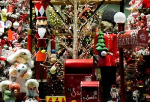 Οι βιτρίνες στη Σπάρτη ντύνονται Χριστουγεννιάτικα: Βραβεύεται το πιο φινετσάτο ντεκόρ