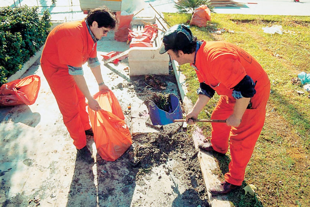 &Epsilon;&nu;&nu;έ&alpha; &pi;&rho;&omicron;&sigma;&lambda;ή&psi;&epsilon;&iota;&sigmaf; &epsilon;&rho;&gamma;&alpha;&tau;ώ&nu; &alpha;&pi;ό &tau;&omicron; &Delta;. &Epsilon;&upsilon;&rho;ώ&tau;&alpha;