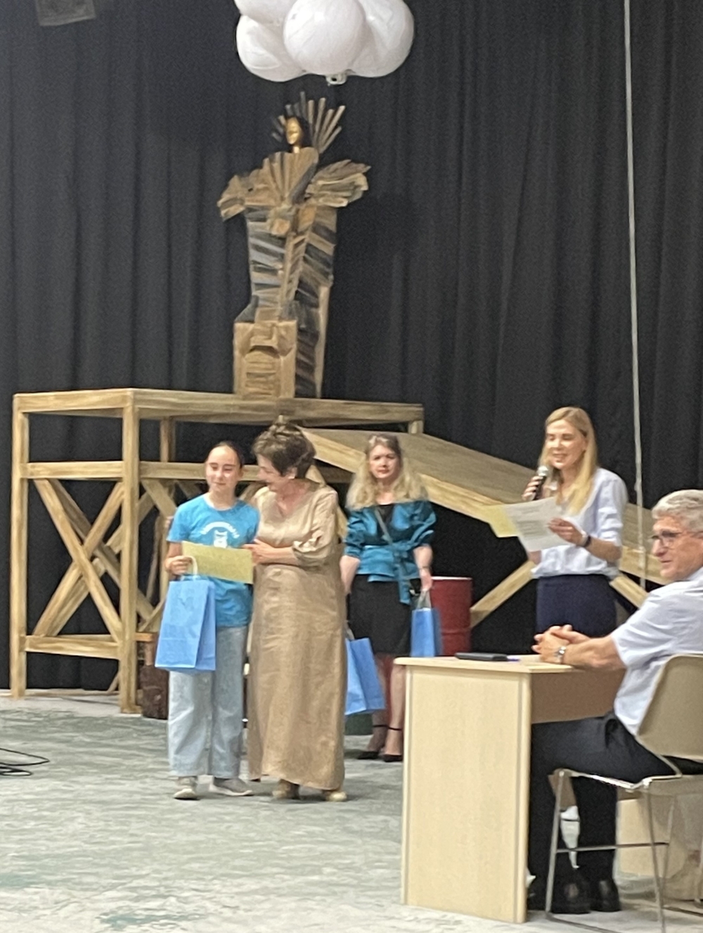 &Pi;&rho;&omega;&tau;&iota;ά &gamma;&iota;&alpha; &tau;&omicron; &Epsilon;&kappa;&pi;&alpha;&iota;&delta;&epsilon;&upsilon;&tau;ή&rho;&iota;&omicron; &laquo;&Pi;&omicron;&lambda;&upsilon;&chi;&rho;&omicron;&nu;ά&kappa;&omicron;&upsilon;&raquo; &sigma;&epsilon; &Mu;&alpha;&theta;&eta;&tau;&iota;&kappa;&omicron;ύ&sigmaf; &Alpha;&gamma;ώ&nu;&epsilon;&sigmaf; &Rho;&eta;&tau;&omicron;&rho;&iota;&kappa;ή&sigmaf; &Tau;έ&chi;&nu;&eta;&sigmaf;