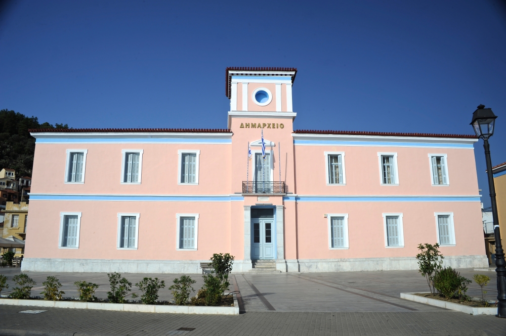 &Kappa;&lambda;&epsilon;ί&nu;&omicron;&upsilon;&nu; &sigma;&upsilon;&mu;&beta;&omicron;&lambda;&iota;&kappa;ά &omicron;&iota; &upsilon;&pi;&eta;&rho;&epsilon;&sigma;ί&epsilon;&sigmaf; &tau;&omicron;&upsilon; &Delta;. &Alpha;&nu;&alpha;&tau;&omicron;&lambda;&iota;&kappa;ή&sigmaf; &Mu;ά&nu;&eta;&sigmaf; &tau;&eta;&nu; &Tau;&rho;ί&tau;&eta;