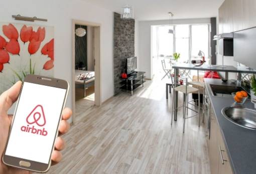 Στα ύψη οι κρατήσεις Airbnb για το 2025