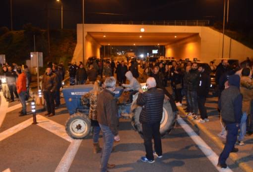 Περίμεναν «φυσική» υποστήριξη, τη βρήκαν εξ αποστάσεως κι εγγράφως…