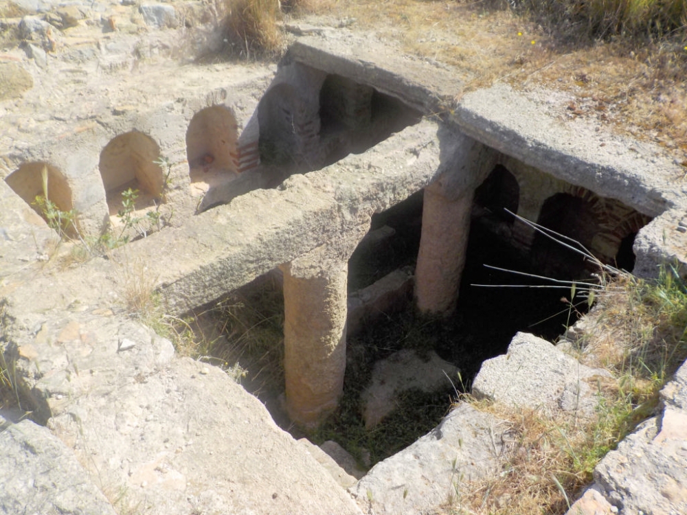 &Rho;&omega;&mu;&alpha;ϊ&kappa;ό&sigmaf; &tau;ά&phi;&omicron;&sigmaf; &sigma;&tau;&eta;&nu; &laquo;&kappa;&alpha;&rho;&delta;&iota;ά&raquo; &tau;&eta;&sigmaf; &Lambda;&alpha;&kappa;&omega;&nu;ί&alpha;&sigmaf; (&Phi;&Omega;&Tau;&Omicron;)