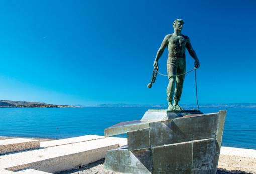 Σήμα κατατεθέν για τη Νεάπολη το άγαλμα του Βατικιώτη Θαλασσινού