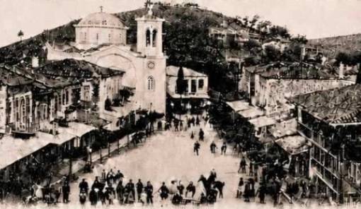 &laquo;&Sigma;&tau;&omicron;&upsilon; &chi;&rho;ό&nu;&omicron;&upsilon; &tau;&alpha; &gamma;&upsilon;&rho;ί&sigma;&mu;&alpha;&tau;&alpha;&raquo;: Έ&nu;&alpha; &pi;&omicron;&lambda;&iota;&tau;&iota;&sigma;&tau;&iota;&kappa;ό &tau;&rho;&iota;ή&mu;&epsilon;&rho;&omicron; &pi;&alpha;&rho;ά&delta;&omicron;&sigma;&eta;&sigmaf; &sigma;&tau;&omicron; &Kappa;&alpha;&sigma;&tau;ό&rho;&iota;